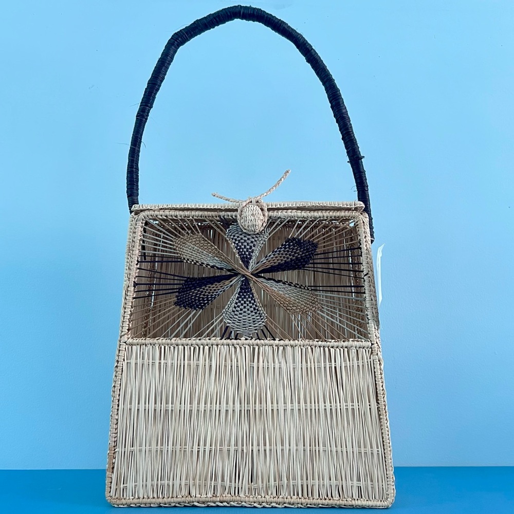 NWT Teiruma Colombian Amaia Handmade Straw‎ Basket Purse